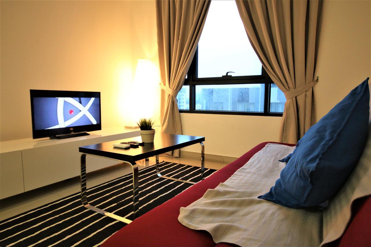 Solstice Service Apartment Cyberjaya Wifi Netflix Klia エクステリア 写真